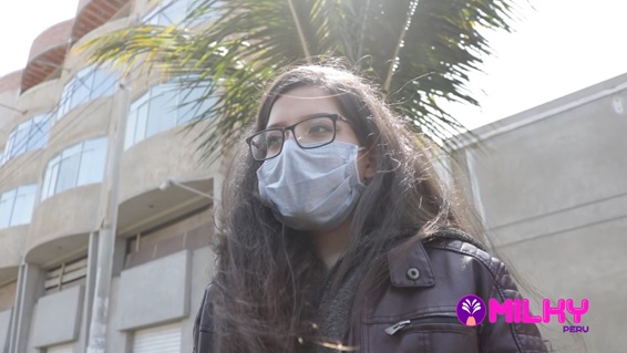 Milkyperu – Convencen fácilmente a GRETA para subir al taxi y luego le ofrecen dinero a cambio de probar su coño rosado… Hermosa ninfómana venezolana