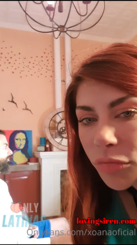 Xoana Gonzales – distrae a su esposo en pleno live
