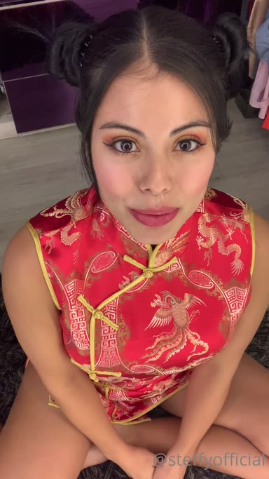 STEFFY MORENO VESTIDA DE CHINA ONLYFANS