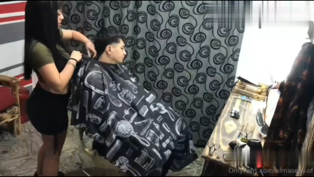 ALMASEXY.OF – SEXO CON LA PELUQUERA