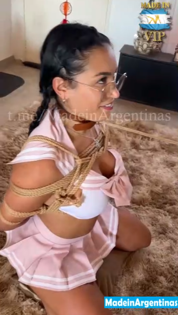 JESY FUX / JESYFUX – SOMETIDA ME ATAN Y ME ESTIMULAN HASTA HACERME ACABAR