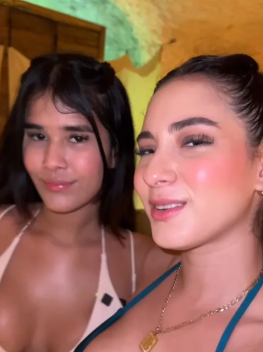 KEREN CANELON Y MICHELLE RABBIT – MASAJITOS RICOS XXX