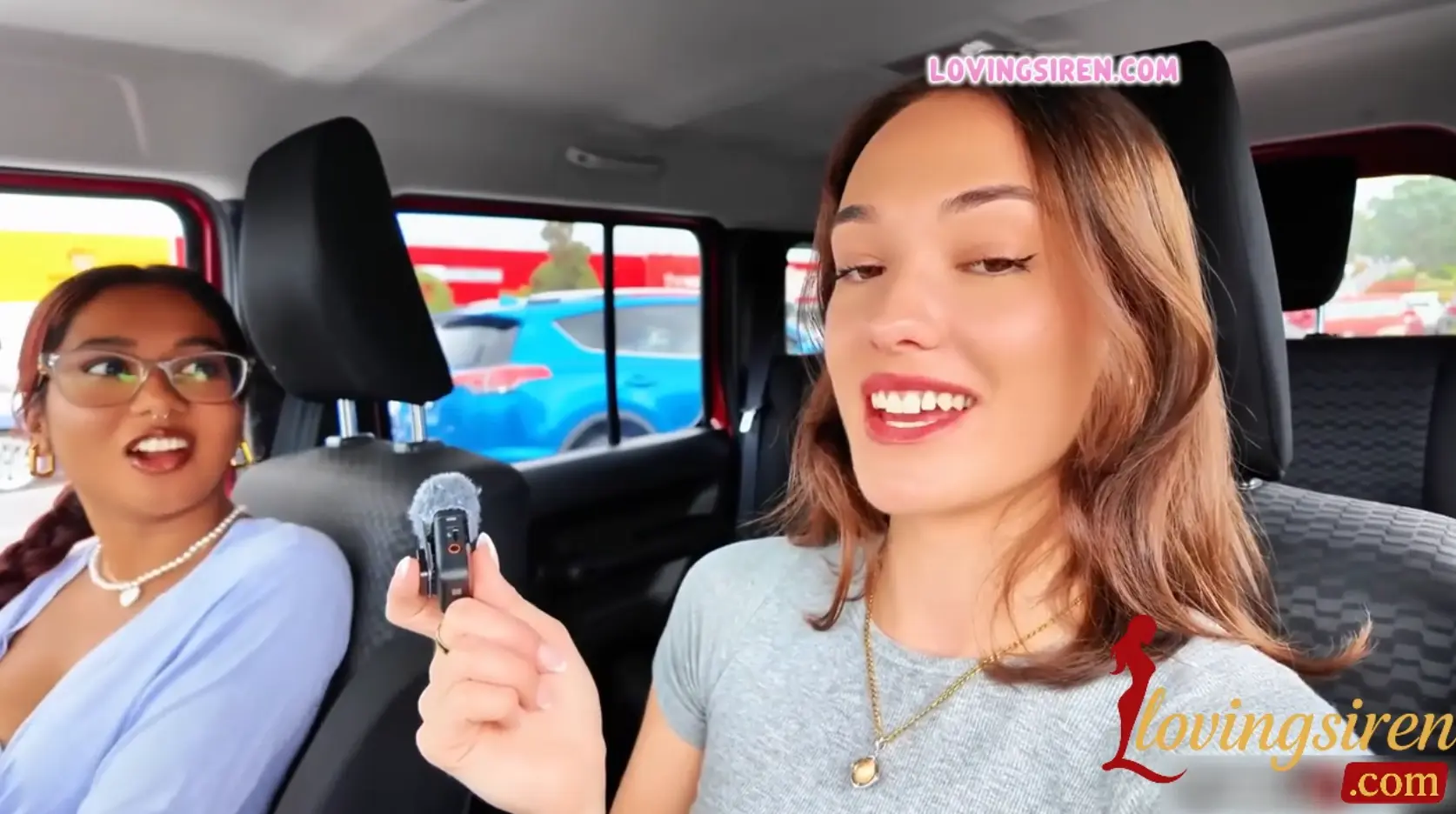 Mia Z y Mags – GG íntimo en la parte trasera del SUV, caricias y deseo