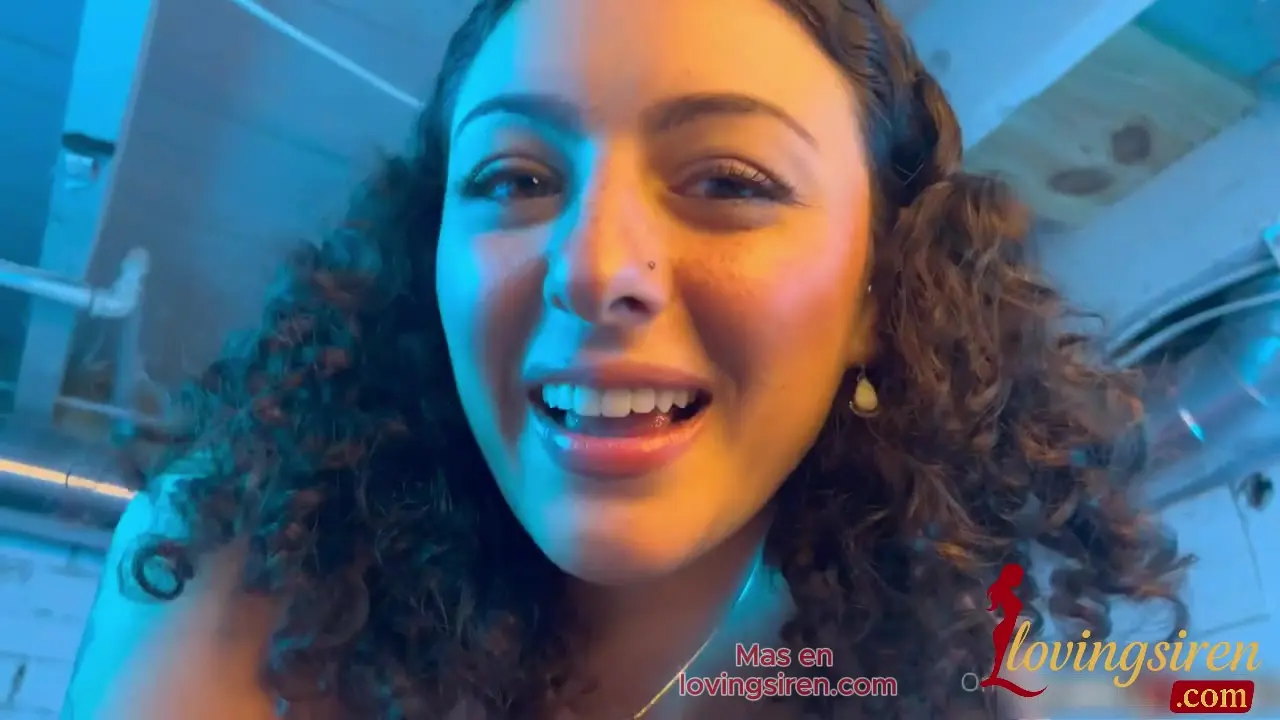 Starrysighh detiene la partida de Apex Legends de su novio con un quickie que enciende la pantalla