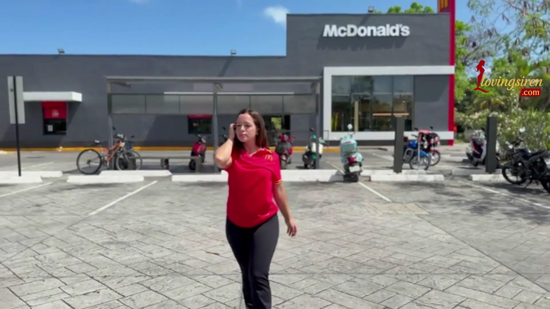 LUCHIBB – SEXO CON EMPLEADA DE MCDONALDS